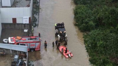 İstanbul’un Kağıthane ilçesinde meydana gelen şiddetli yağışların ardından sel suları