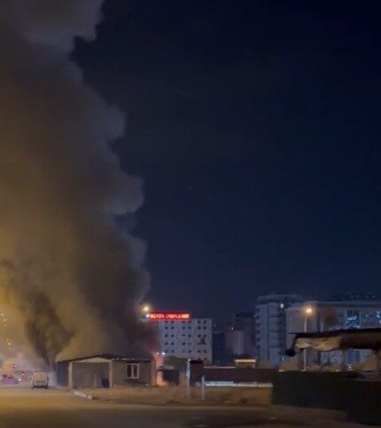 Kahramanmaraş’ta meydana gelen bir yangın, itfaiye ekiplerinin hızlı müdahalesiyle kontrol