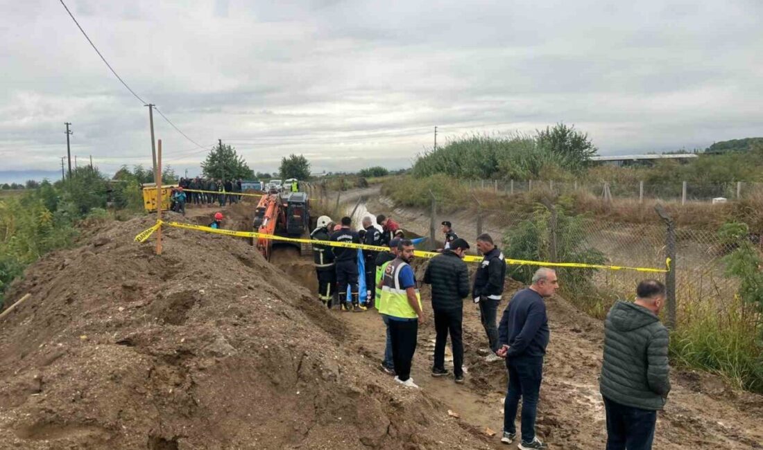 Aydın’ın İncirliova ilçesinde kanalizasyon çalışması sırasında meydana gelen toprak göçmesi