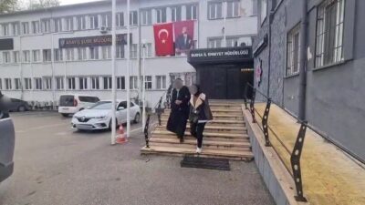 Bursa’nın Osmangazi ilçesinde bir evin kapısını kart-film yöntemiyle açarak yaklaşık