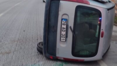 Karabük’ün Eskipazar ilçesinde iki otomobilin karıştığı trafik kazasında araçlardan biri