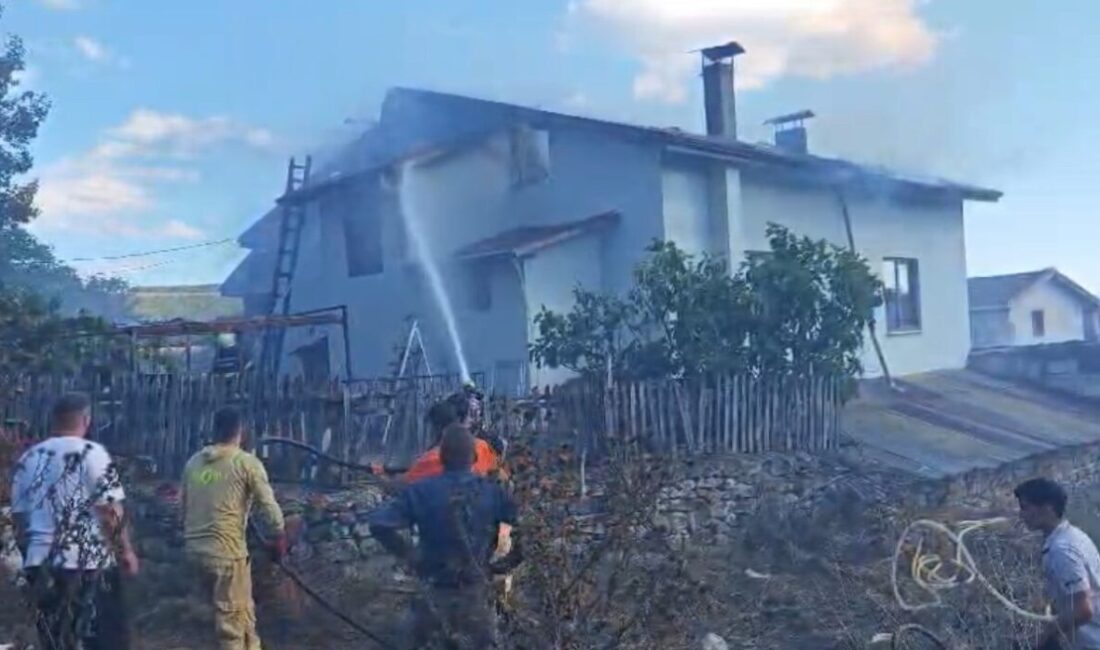 Safranbolu ilçesine bağlı Düzce köyünde R.Ş.’ye ait bir evin çatısında
