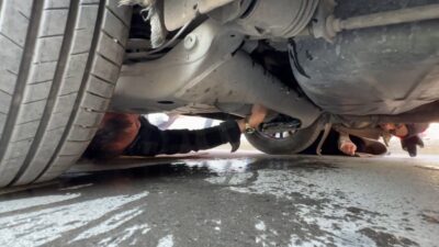 Karabük kentinde, Menderes Caddesi’nde meydana gelen olayda, ticari bir taksinin