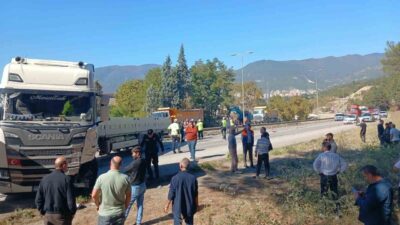 Karabük’ün Fen İşleri mevkisinde meydana gelen trafik kazasında, sürücüsünün direksiyon