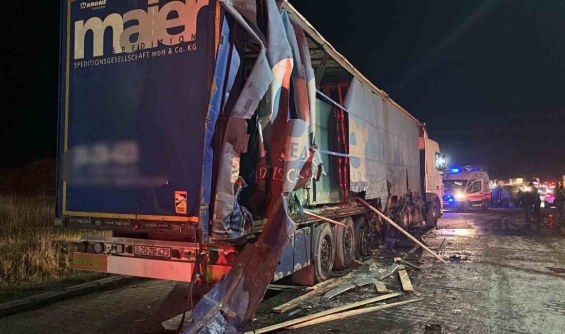 Eskipazar ilçesinde yaşanan trafik kazasında, park halindeki iki araca çarpan