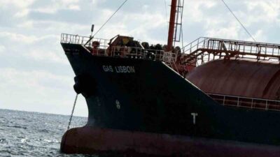 Ukrayna’ya seyir halindeyken Karadeniz’de saldırıya uğrayan Liberya bayraklı LPG tankeri