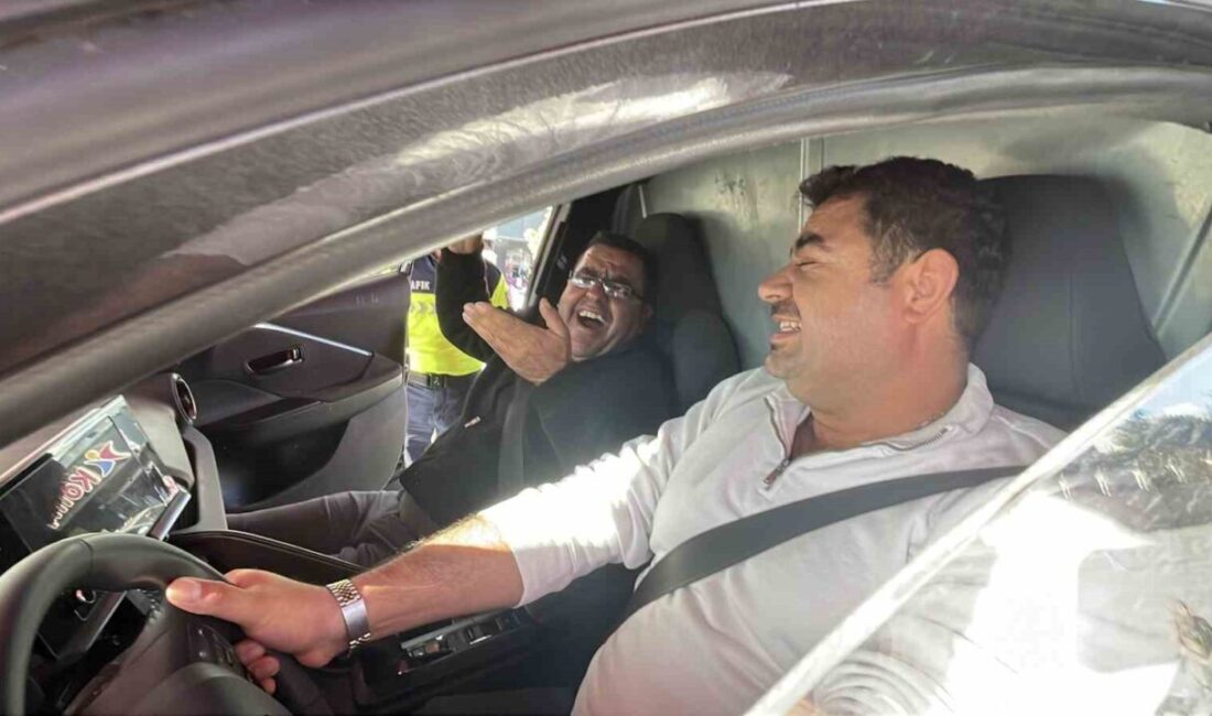 Karaman’da jandarma ekipleri, emniyet kemerinin trafik kazalarında hayat kurtarıcı rolünü