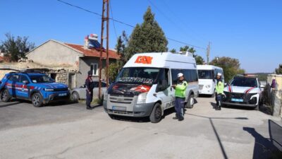 Karaman İl Jandarma Komutanlığı ekipleri, çocuk ve gençlerin güvenliğini sağlamak