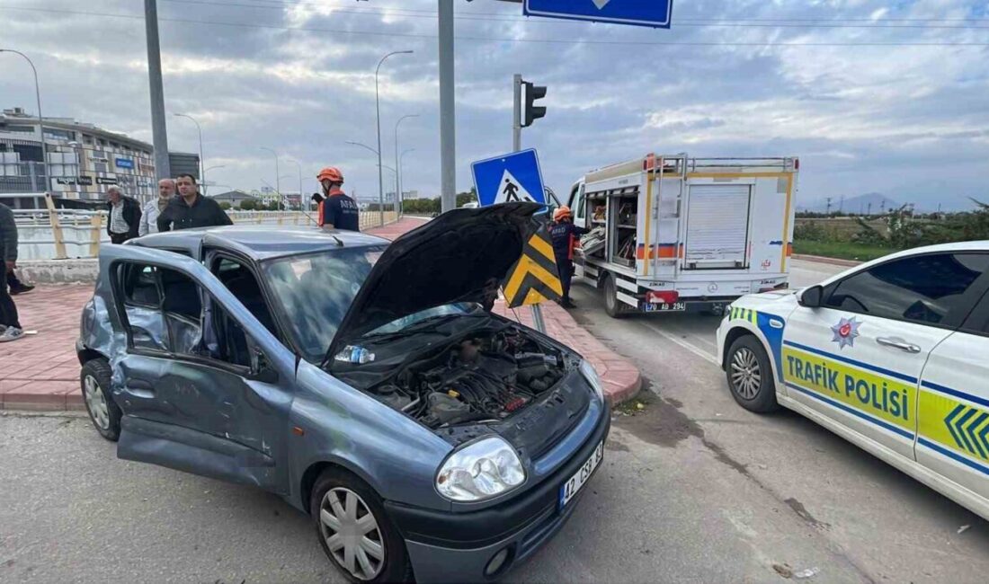 Karaman ilinde otomobil ile kamyonetin çarpışması sonucu meydana gelen trafik