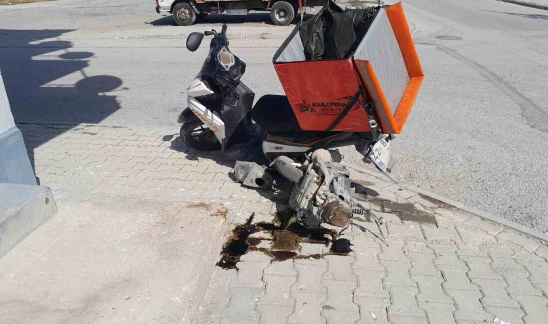 Konya’nın Karapınar ilçesinde meydana gelen trafik kazasında, otomobil ile motosikletin