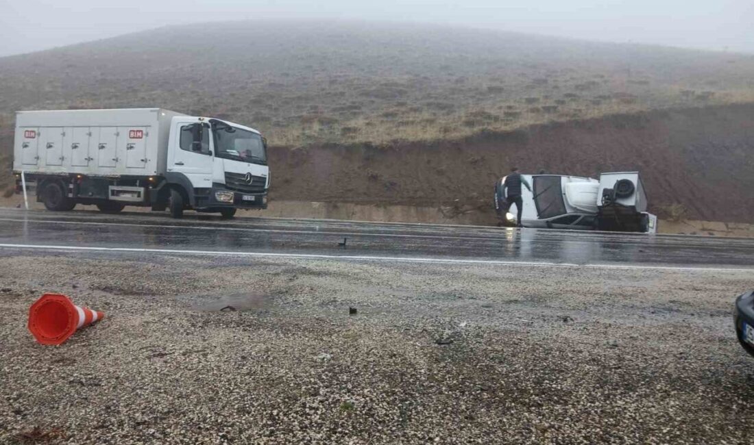Erzurum’un Karayazı ilçesinde, yoğun yağış ve sis nedeniyle görüş mesafesinin