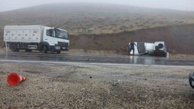Erzurum’un Karayazı ilçesinde, yoğun yağış ve sis nedeniyle görüş mesafesinin