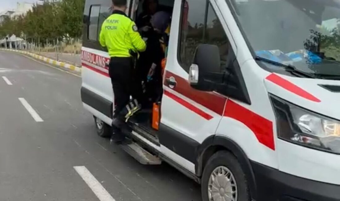 Adıyaman’da, alt yapı çalışmalarının ardından bir karakolun önüne bırakılan kilitli