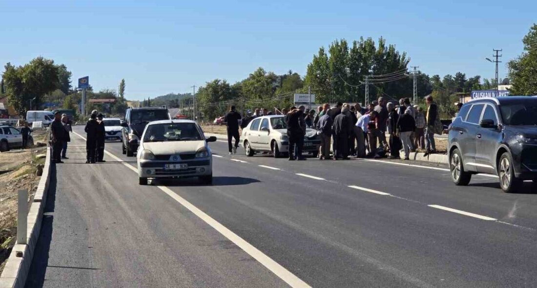 Muğla’nın Seydikemer ilçesinde, 77 yaşındaki Şükrü Uslu isimli vatandaş, otomobilin