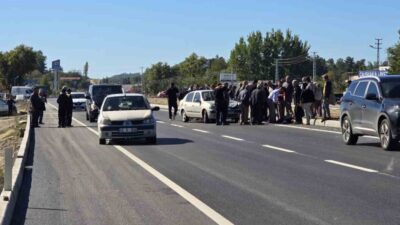 Muğla’nın Seydikemer ilçesinde, 77 yaşındaki Şükrü Uslu isimli vatandaş, otomobilin
