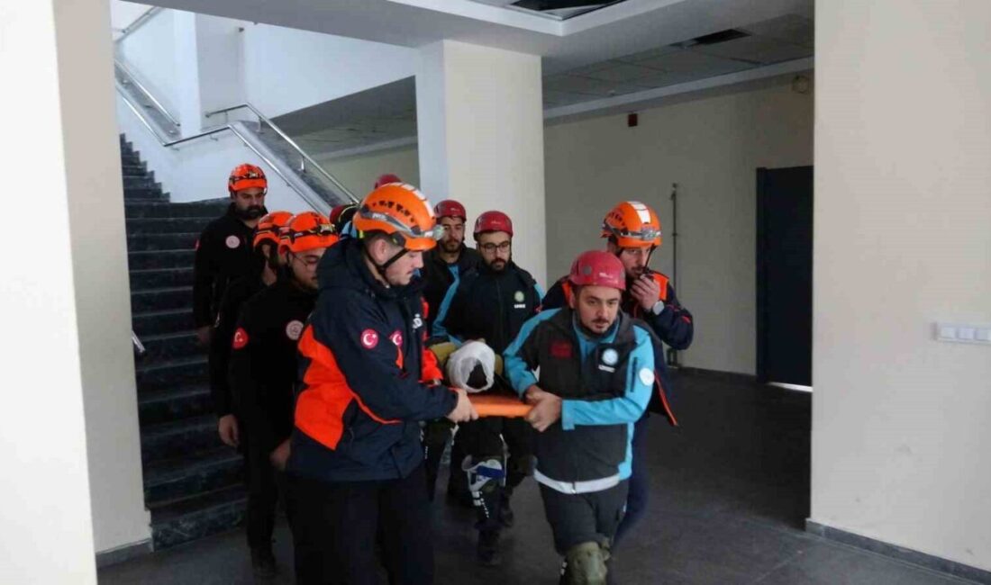 Kars’ta afetlere karşı farkındalığı artırmayı amaçlayan bir tatbikatta Fevzipaşa İlk