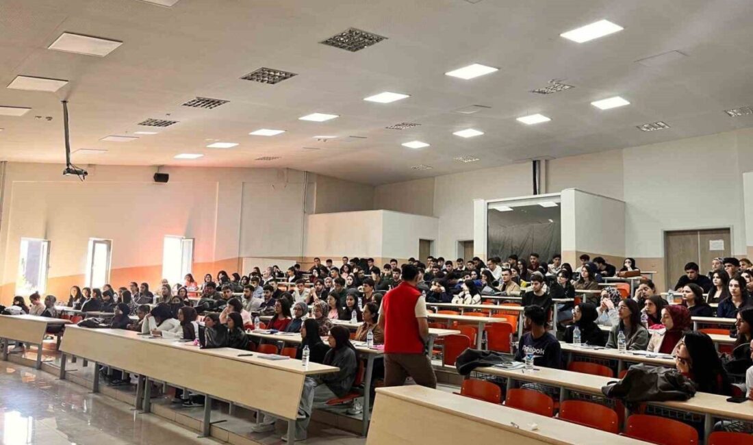 Kars Emniyet Müdürlüğü, Kafkas Üniversitesi’nde öğrenim gören bin 985 birinci