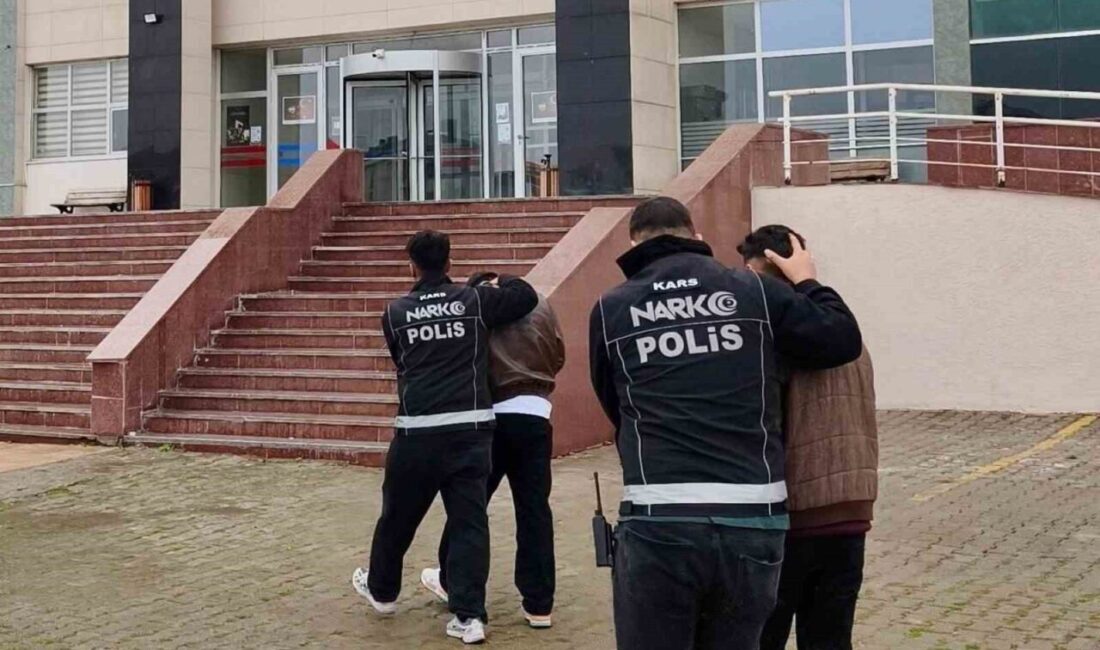 Kars’ta gerçekleşen bir operasyonda polis ekipleri, uyuşturucu satıcılarına yönelik çalışma