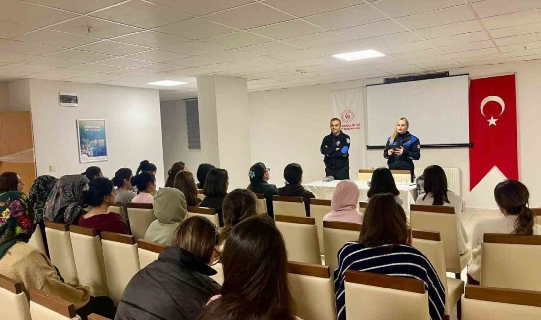 Kars Emniyet Müdürlüğü ekipleri, Nuri Paşa Kız Öğrenci Yurdu’nda kalan