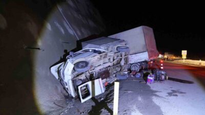Kastamonu’da iki kamyonetin çarpışması neticesinde meydana gelen kazada 9 kişi
