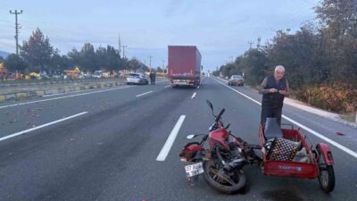 Kastamonu’nun Tosya ilçesinde otomobil ile çarpışan üç tekerlekli motosikletin sürücüsü