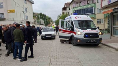Hanönü ilçesi pazarında meydana gelen olayda, bir kadın otomobilin çarpması