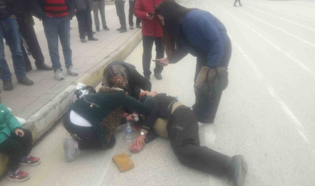 Kastamonu’da bir vatandaş, Cebrail Mahallesi Cumhuriyet Caddesi’nde bir otomobilin çarpması