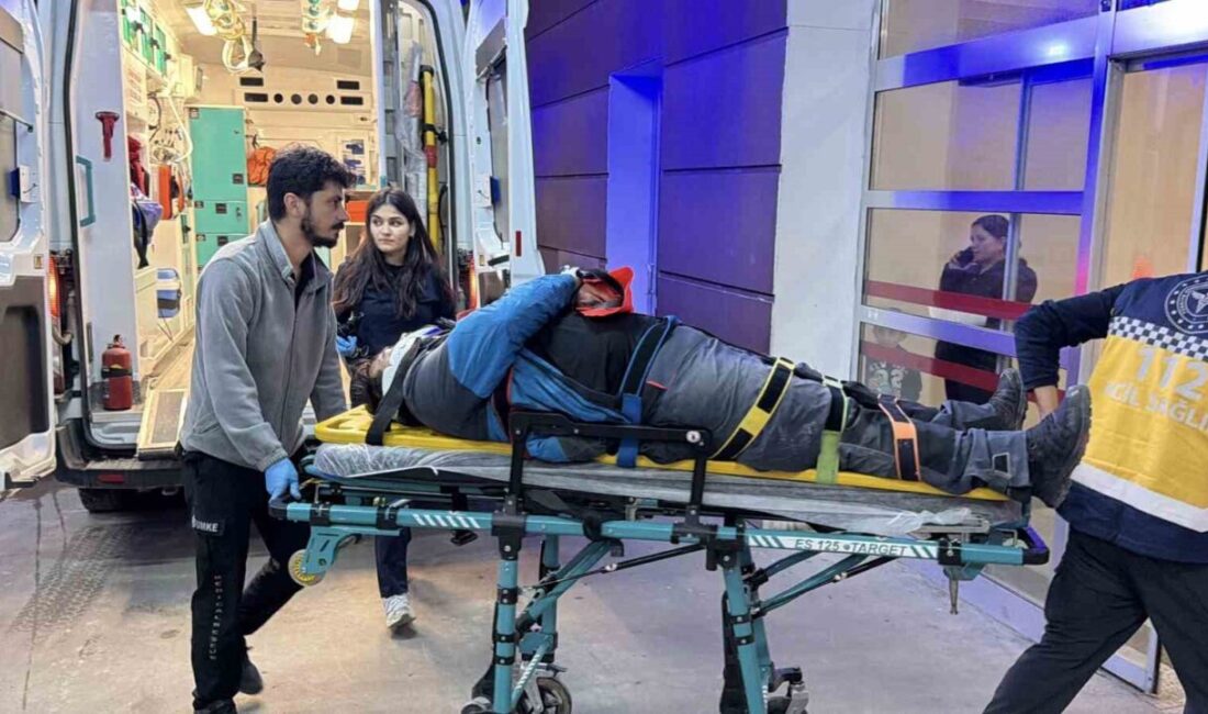 Adıyaman’da, yağıştan dolayı kayganlaşan yolda devrilen motosikletin sürücüsü yaralandı. Edinilen