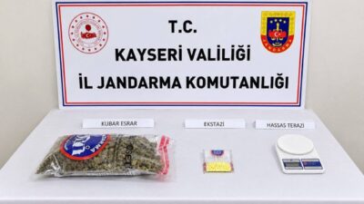 Kayseri İl Jandarma Komutanlığı ekiplerince yapılan çalışmalarda 1 kilo uyuşturucu
