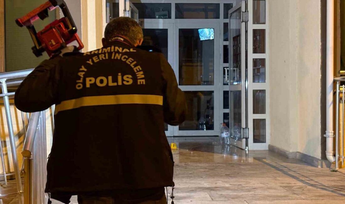 Kayseri’nin Melikgazi ilçesinde bir binanın girişinde meydana gelen bıçaklı kavgada