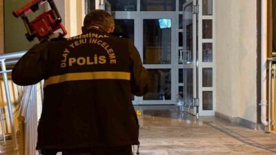 Kayseri’nin Melikgazi ilçesinde bir binanın girişinde meydana gelen bıçaklı kavgada