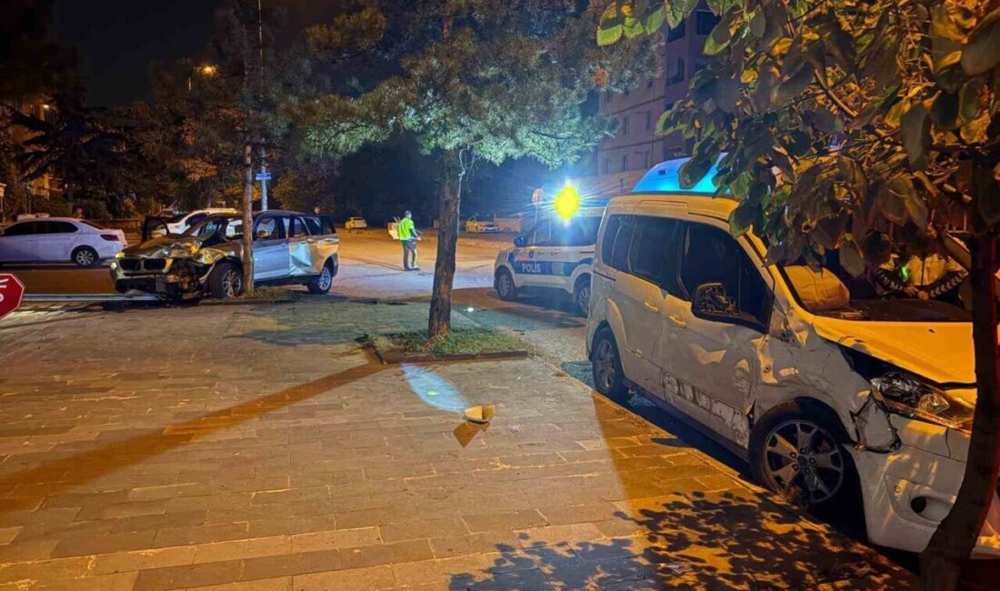 Melikgazi ilçesinde meydana gelen trafik kazasında bir hafif ticari araç