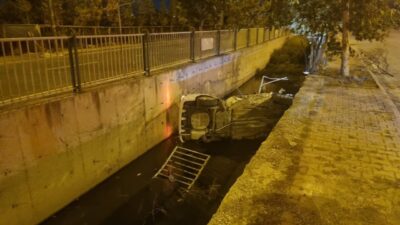 Kayseri’nin Melikgazi ilçesinde kontrolden otomobilin kanala uçtuğu kazada 2 kişi