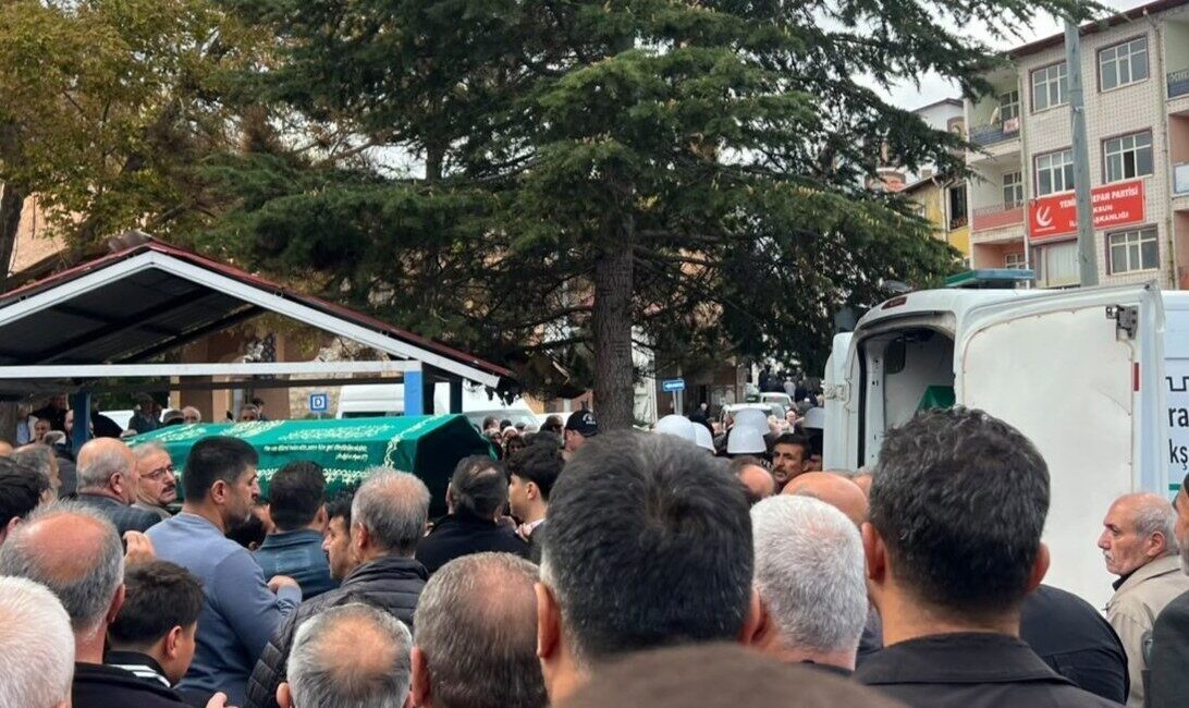 Göksun ilçesinde meydana gelen trafik kazasında hayatını kaybeden iki kişi