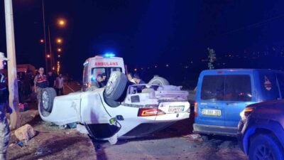 Hatay’ın Reyhanlı ilçesinde meydana gelen trafik kazasında, hafif ticari araç