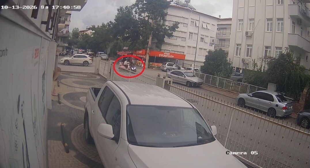 Manavgat ilçesinde meydana gelen trafik kazasında bir kişi yaralandı. Güvenlik
