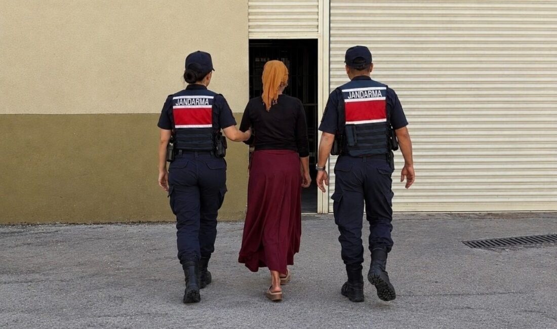 Gaziantep’te, hırsızlık suçu nedeniyle 15 yıl kesinleşmiş hapis cezasıyla aranan