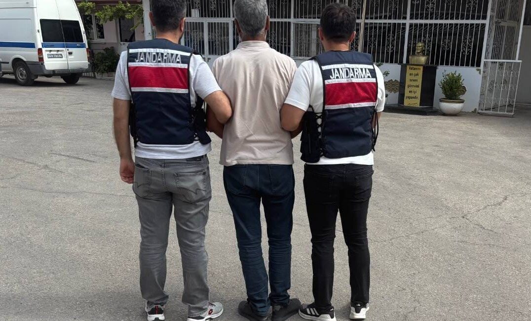 FETÖ üyeliği suçundan aranan ve hakkında 6 yıl kesinleşmiş hapis