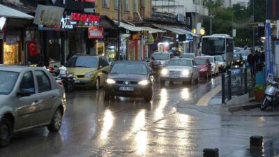Kilis’te etkili olan yağışlı ve kasvetli hava, günlük yaşamı ve