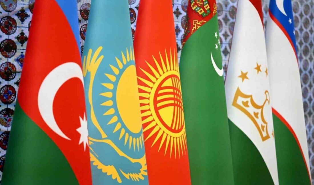 Kırgızistan Cumhurbaşkanı Sadır Caparov, Türkmenistan’ın Türkmenbaşı şehrinde düzenlenen 8. Orta