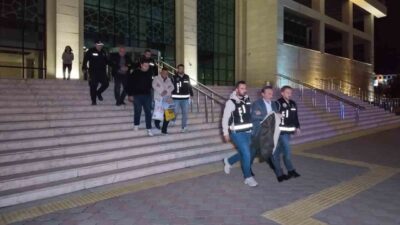 Kırıkkale Belediyesi’nde gerçekleşen rüşvet soruşturması kapsamında gözaltına alınan 3 personel