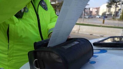 Kırıkkale’de yaşanan trafik kazasında otomobil ile üç tekerlekli elektrikli motosiklet