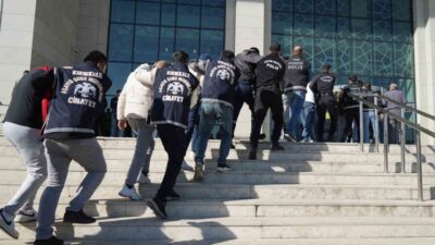 Kırıkkale’de yürütülen soruşturmalar kapsamında polis ekipleri tarafından gerçekleştirilen operasyonlarda 35
