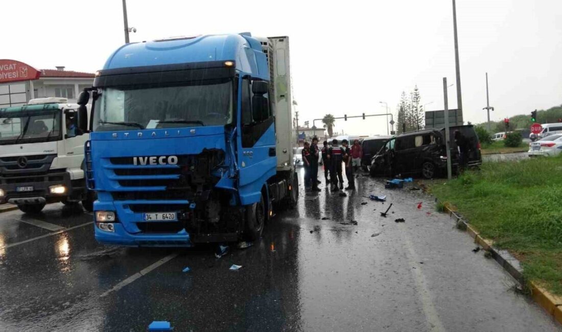 Manavgat, Antalya ilçesinde meydana gelen zincirleme kazada, aralarında 2 Alman