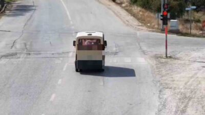 Kırıkkale’de, polis ekipleri tarafından gerçekleştirilen dron destekli kırmızı ışık denetiminde,