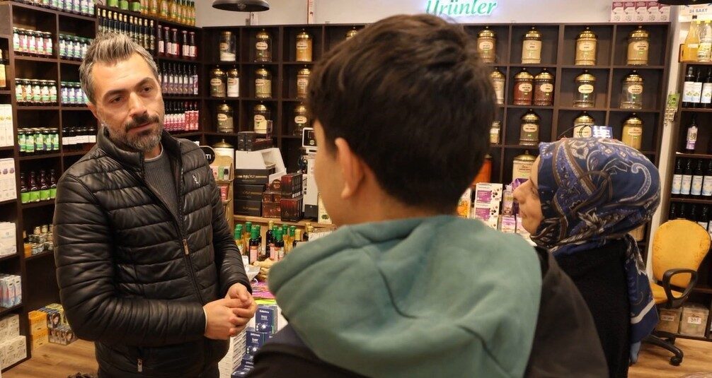 Kırşehir’de sonbaharın gelmesiyle birlikte gribal enfeksiyonlara karşı bitkisel ürünlere ilgi
