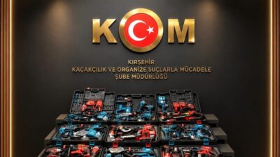 Kırşehir’de polis, durdurduğu bir araçta gerçekleştirdiği aramada, toplam 88 parça