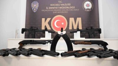 Kocaeli’nin Körfez ilçesinde durdurulan araçlarda yapılan aramada 25 yivsiz av