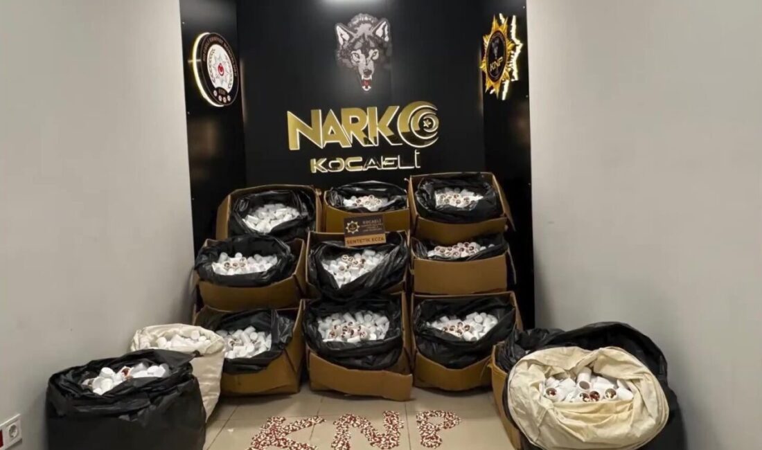 Kocaeli Emniyet Müdürlüğü Narkotik Suçlarla Mücadele Şube Müdürlüğü ekipleri, uyuşturucuyla
