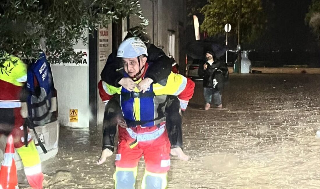 Kocaeli, Başiskele ilçesinde meydana gelen şiddetli yağmur nedeniyle bir altgeçitte